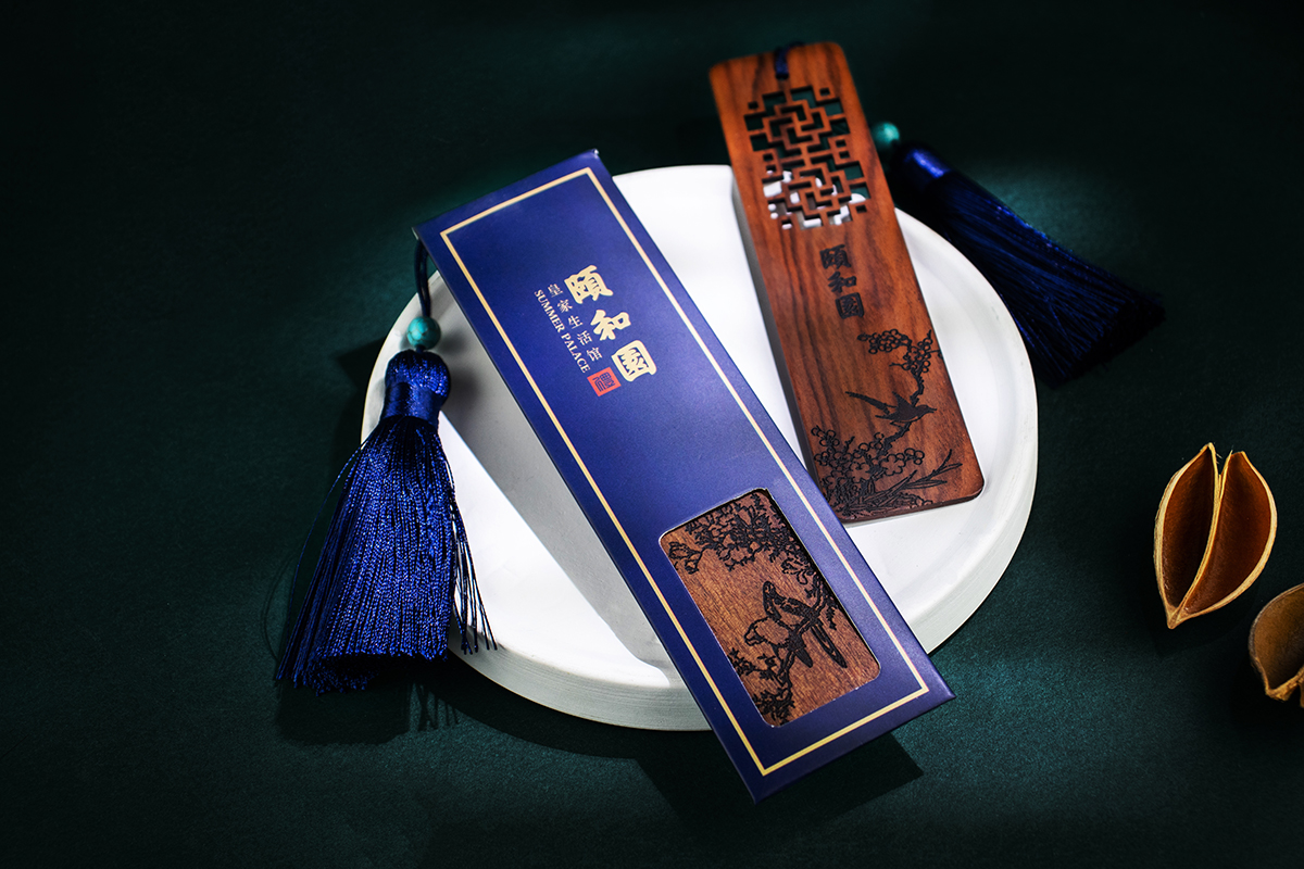 如何結(jié)合校園特色設(shè)計(jì)大學(xué)文創(chuàng)產(chǎn)品？