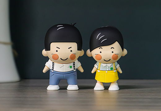 企業(yè)潮玩公仔軟膠擺件定制